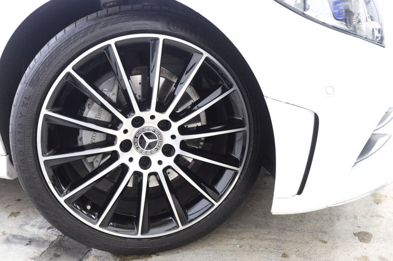 メルセデスベンツ Cクラス C180ｶﾌﾞﾘｵﾚ ｽﾎﾟｰﾂ ﾚｻﾞｰｴｸｽｸﾙｰｼﾌﾞ&ﾚｰﾀﾞｰｾｰﾌﾃｨPKG　後期 MEｺﾈｸﾄ ｷｰﾚｽｺﾞｰ 赤本革 ｴｱｽｶｰﾌ ﾍｯﾄﾞｱｯﾌﾟD HDDﾅﾋﾞTV&ｷｬﾝｾﾗｰ ｽﾏﾎ連携 ﾊﾞｯｸｶﾒﾗ PTS LEDﾗｲﾄ AMGｴｱﾛ&19AW ｴｱｻｽ ﾀﾞｲﾅﾐｯｸS 9AT　2年保証