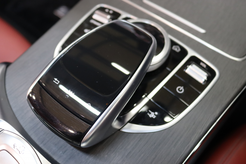 メルセデスベンツ Cクラス C180ｶﾌﾞﾘｵﾚ ｽﾎﾟｰﾂ ﾚｻﾞｰｴｸｽｸﾙｰｼﾌﾞ&ﾚｰﾀﾞｰｾｰﾌﾃｨPKG　後期 MEｺﾈｸﾄ ｷｰﾚｽｺﾞｰ 赤本革 ｴｱｽｶｰﾌ ﾍｯﾄﾞｱｯﾌﾟD HDDﾅﾋﾞTV&ｷｬﾝｾﾗｰ ｽﾏﾎ連携 ﾊﾞｯｸｶﾒﾗ PTS LEDﾗｲﾄ AMGｴｱﾛ&19AW ｴｱｻｽ ﾀﾞｲﾅﾐｯｸS 9AT　2年保証