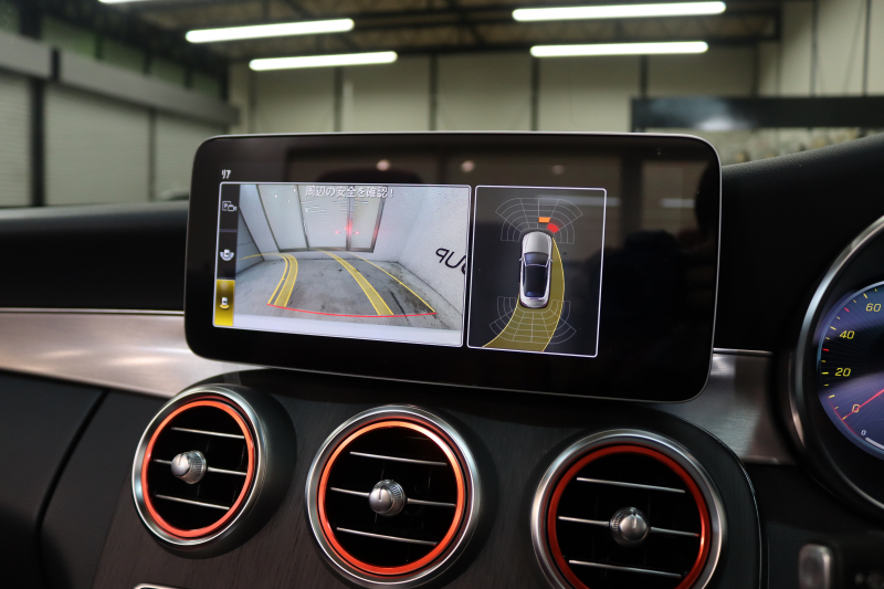 メルセデスベンツ Cクラス C180ｶﾌﾞﾘｵﾚ ｽﾎﾟｰﾂ ﾚｻﾞｰｴｸｽｸﾙｰｼﾌﾞ&ﾚｰﾀﾞｰｾｰﾌﾃｨPKG　後期 MEｺﾈｸﾄ ｷｰﾚｽｺﾞｰ 赤本革 ｴｱｽｶｰﾌ ﾍｯﾄﾞｱｯﾌﾟD HDDﾅﾋﾞTV&ｷｬﾝｾﾗｰ ｽﾏﾎ連携 ﾊﾞｯｸｶﾒﾗ PTS LEDﾗｲﾄ AMGｴｱﾛ&19AW ｴｱｻｽ ﾀﾞｲﾅﾐｯｸS 9AT　2年保証