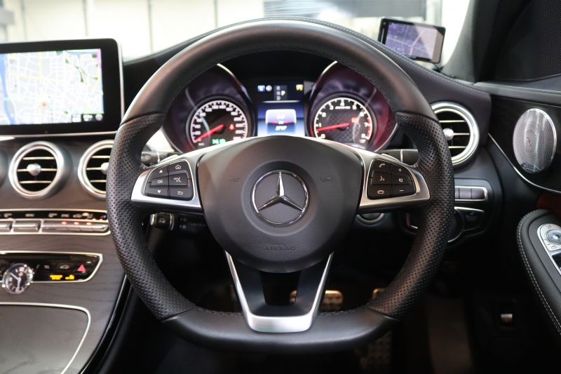 AMG Cクラス C43 4MATIC ｴｸｽｸﾙｰｼﾌﾞ&ﾚｰﾀﾞｰｾｰﾌﾃｨPKG　中期 1ｵｰﾅｰ ｷｰﾚｽｺﾞｰ 赤本革 ﾊﾟﾉﾗﾏSR ﾍｯﾄﾞｱｯﾌﾟD HDDﾅﾋﾞTV BT音楽 ﾊﾞｯｸｶﾒﾗ PTS LEDﾗｲﾄ 自動ﾄﾗﾝｸ ﾊﾝｽﾞﾌﾘｰA AMG専用装備&ﾁｭｰﾆﾝｸﾞﾀﾞｲﾅﾐｯｸS 9AT　2年保証