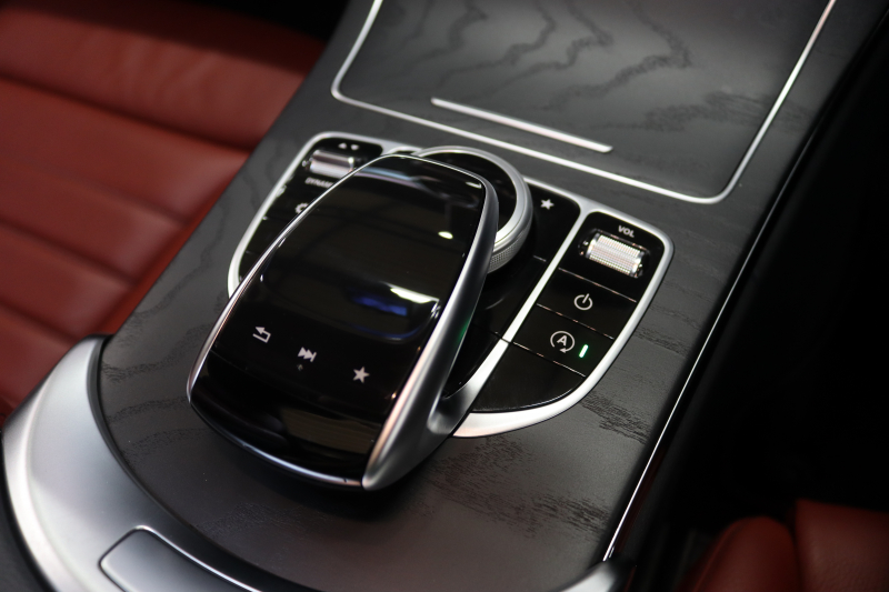 AMG Cクラス C43 4MATIC ｴｸｽｸﾙｰｼﾌﾞ&ﾚｰﾀﾞｰｾｰﾌﾃｨPKG　中期 1ｵｰﾅｰ ｷｰﾚｽｺﾞｰ 赤本革 ﾊﾟﾉﾗﾏSR ﾍｯﾄﾞｱｯﾌﾟD HDDﾅﾋﾞTV BT音楽 ﾊﾞｯｸｶﾒﾗ PTS LEDﾗｲﾄ 自動ﾄﾗﾝｸ ﾊﾝｽﾞﾌﾘｰA AMG専用装備&ﾁｭｰﾆﾝｸﾞﾀﾞｲﾅﾐｯｸS 9AT　2年保証