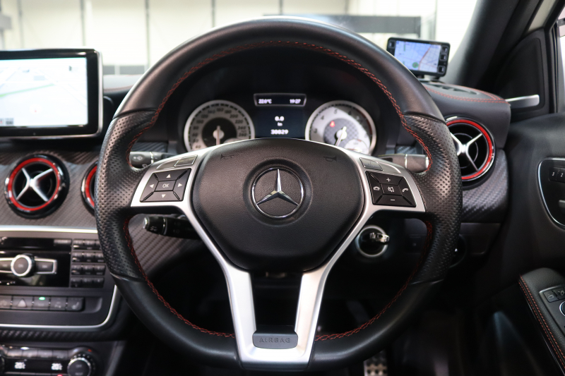 メルセデスベンツ Aクラス A250ｼｭﾎﾟﾙﾄ AMGｴｸｽｸﾙｰｼﾌﾞ&ｾｰﾌﾃｨPKG　黒本革 ﾊﾟﾉﾗﾏSR HDDﾅﾋﾞTV BT音楽 harman/kardon ﾊﾞｯｸｶﾒﾗ PTS ｷｾﾉﾝ AMGｴｱﾛ&18AW SPORT専用ﾁｭｰﾆﾝｸﾞ 7AT　2年保証