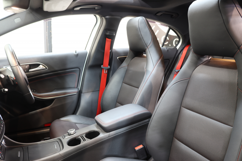 メルセデスベンツ Aクラス A250ｼｭﾎﾟﾙﾄ AMGｴｸｽｸﾙｰｼﾌﾞ&ｾｰﾌﾃｨPKG　黒本革 ﾊﾟﾉﾗﾏSR HDDﾅﾋﾞTV BT音楽 harman/kardon ﾊﾞｯｸｶﾒﾗ PTS ｷｾﾉﾝ AMGｴｱﾛ&18AW SPORT専用ﾁｭｰﾆﾝｸﾞ 7AT　2年保証