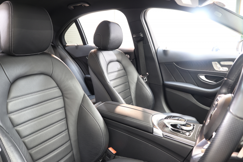 メルセデスベンツ Cクラス C200 AVG AMGﾗｲﾝ ﾚｻﾞｰｴｸｽｸﾙｰｼﾌﾞ&ﾚｰﾀﾞｰｾｰﾌﾃｨPKG　BSG搭載 後期 MEｺﾈｸﾄ ｷｰﾚｽｺﾞｰ 黒本革 ﾍｯﾄﾞｱｯﾌﾟD HDDﾅﾋﾞTV ｽﾏﾎ連携 ﾌﾞﾙﾒｽﾀｰ ﾊﾞｯｸｶﾒﾗ PTS LEDﾗｲﾄ 自動ﾄﾗﾝｸ ﾊﾝｽﾞﾌﾘｰA AMGｴｱﾛ&18AW ｴｱｻｽ 9AT　2年保証