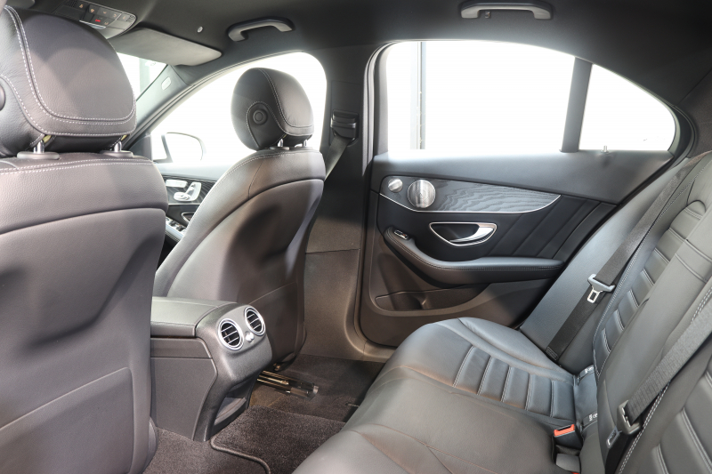 メルセデスベンツ Cクラス C200 AVG AMGﾗｲﾝ ﾚｻﾞｰｴｸｽｸﾙｰｼﾌﾞ&ﾚｰﾀﾞｰｾｰﾌﾃｨPKG　BSG搭載 後期 MEｺﾈｸﾄ ｷｰﾚｽｺﾞｰ 黒本革 ﾍｯﾄﾞｱｯﾌﾟD HDDﾅﾋﾞTV ｽﾏﾎ連携 ﾌﾞﾙﾒｽﾀｰ ﾊﾞｯｸｶﾒﾗ PTS LEDﾗｲﾄ 自動ﾄﾗﾝｸ ﾊﾝｽﾞﾌﾘｰA AMGｴｱﾛ&18AW ｴｱｻｽ 9AT　2年保証