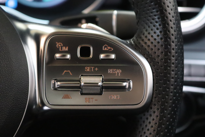 メルセデスベンツ Cクラス C200 AVG AMGﾗｲﾝ ﾚｻﾞｰｴｸｽｸﾙｰｼﾌﾞ&ﾚｰﾀﾞｰｾｰﾌﾃｨPKG　BSG搭載 後期 MEｺﾈｸﾄ ｷｰﾚｽｺﾞｰ 黒本革 ﾍｯﾄﾞｱｯﾌﾟD HDDﾅﾋﾞTV ｽﾏﾎ連携 ﾌﾞﾙﾒｽﾀｰ ﾊﾞｯｸｶﾒﾗ PTS LEDﾗｲﾄ 自動ﾄﾗﾝｸ ﾊﾝｽﾞﾌﾘｰA AMGｴｱﾛ&18AW ｴｱｻｽ 9AT　2年保証