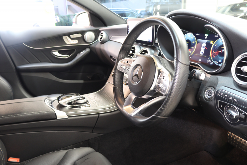 メルセデスベンツ Cクラス C200 AVG AMGﾗｲﾝ ﾚｻﾞｰｴｸｽｸﾙｰｼﾌﾞ&ﾚｰﾀﾞｰｾｰﾌﾃｨPKG　BSG搭載 後期 MEｺﾈｸﾄ ｷｰﾚｽｺﾞｰ 黒本革 ﾍｯﾄﾞｱｯﾌﾟD HDDﾅﾋﾞTV ｽﾏﾎ連携 ﾌﾞﾙﾒｽﾀｰ ﾊﾞｯｸｶﾒﾗ PTS LEDﾗｲﾄ 自動ﾄﾗﾝｸ ﾊﾝｽﾞﾌﾘｰA AMGｴｱﾛ&18AW ｴｱｻｽ 9AT　2年保証