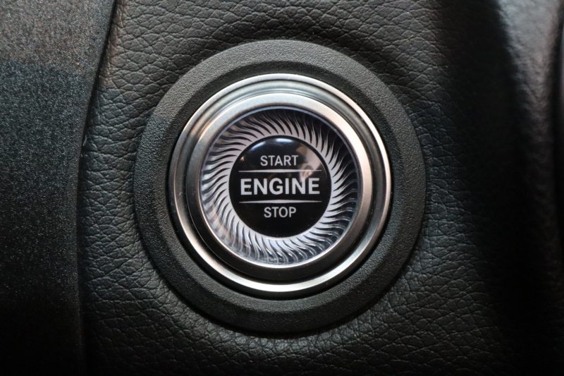 メルセデスベンツ Cクラス C200 AVG AMGﾗｲﾝ ﾚｻﾞｰｴｸｽｸﾙｰｼﾌﾞ&ﾚｰﾀﾞｰｾｰﾌﾃｨPKG　BSG搭載 後期 MEｺﾈｸﾄ ｷｰﾚｽｺﾞｰ 黒本革 ﾍｯﾄﾞｱｯﾌﾟD HDDﾅﾋﾞTV ｽﾏﾎ連携 ﾌﾞﾙﾒｽﾀｰ ﾊﾞｯｸｶﾒﾗ PTS LEDﾗｲﾄ 自動ﾄﾗﾝｸ ﾊﾝｽﾞﾌﾘｰA AMGｴｱﾛ&18AW ｴｱｻｽ 9AT　2年保証