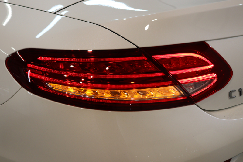 メルセデスベンツ Cクラス C180ｶﾌﾞﾘｵﾚ ｽﾎﾟｰﾂ ﾚｻﾞｰｴｸｽｸﾙｰｼﾌﾞ&ﾚｰﾀﾞｰｾｰﾌﾃｨPKG　ｷｰﾚｽｺﾞｰ 黒本革 ｴｱｽｶｰﾌ HDDﾅﾋﾞTV BT音楽 ﾊﾞｯｸｶﾒﾗ PTS LEDﾗｲﾄ AMGｴｱﾛ&19AW ﾀﾞｲﾅﾐｯｸS 黒幌 9AT　2年保証