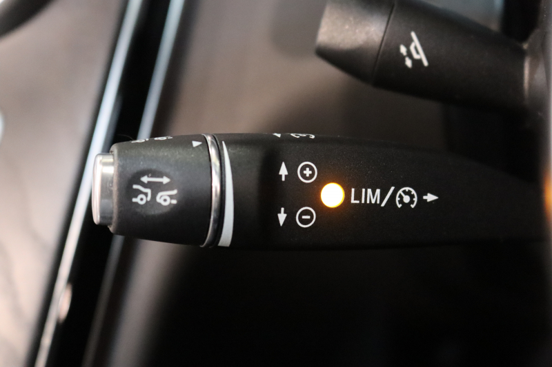 メルセデスベンツ Cクラス C180ｶﾌﾞﾘｵﾚ ｽﾎﾟｰﾂ ﾚｻﾞｰｴｸｽｸﾙｰｼﾌﾞ&ﾚｰﾀﾞｰｾｰﾌﾃｨPKG　ｷｰﾚｽｺﾞｰ 黒本革 ｴｱｽｶｰﾌ HDDﾅﾋﾞTV BT音楽 ﾊﾞｯｸｶﾒﾗ PTS LEDﾗｲﾄ AMGｴｱﾛ&19AW ﾀﾞｲﾅﾐｯｸS 黒幌 9AT　2年保証