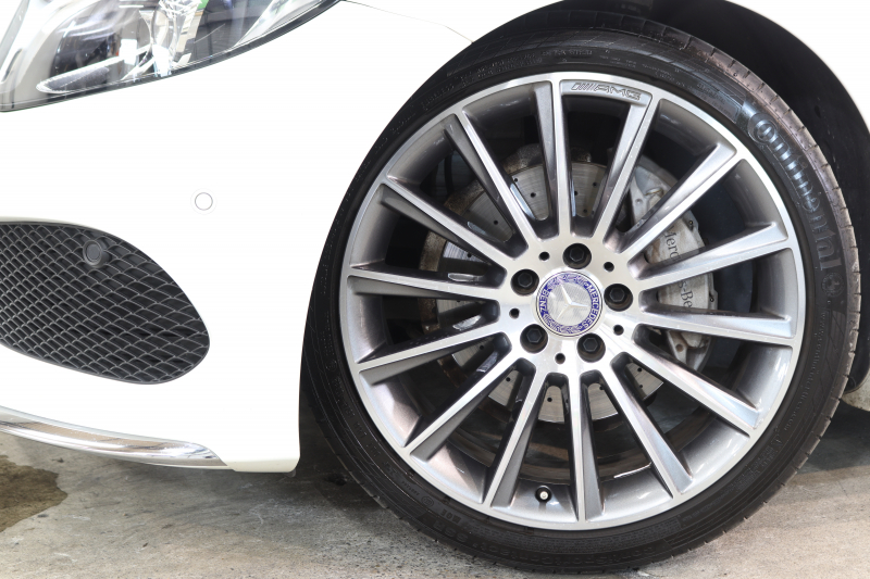 メルセデスベンツ Cクラス C180ｶﾌﾞﾘｵﾚ ｽﾎﾟｰﾂ ﾚｻﾞｰｴｸｽｸﾙｰｼﾌﾞ&ﾚｰﾀﾞｰｾｰﾌﾃｨPKG　ｷｰﾚｽｺﾞｰ 黒本革 ｴｱｽｶｰﾌ HDDﾅﾋﾞTV BT音楽 ﾊﾞｯｸｶﾒﾗ PTS LEDﾗｲﾄ AMGｴｱﾛ&19AW ﾀﾞｲﾅﾐｯｸS 黒幌 9AT　2年保証