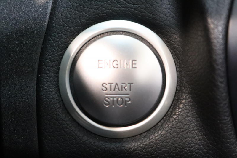 メルセデスベンツ Cクラス C180ｶﾌﾞﾘｵﾚ ｽﾎﾟｰﾂ ﾚｻﾞｰｴｸｽｸﾙｰｼﾌﾞ&ﾚｰﾀﾞｰｾｰﾌﾃｨPKG　ｷｰﾚｽｺﾞｰ 黒本革 ｴｱｽｶｰﾌ HDDﾅﾋﾞTV BT音楽 ﾊﾞｯｸｶﾒﾗ PTS LEDﾗｲﾄ AMGｴｱﾛ&19AW ﾀﾞｲﾅﾐｯｸS 黒幌 9AT　2年保証