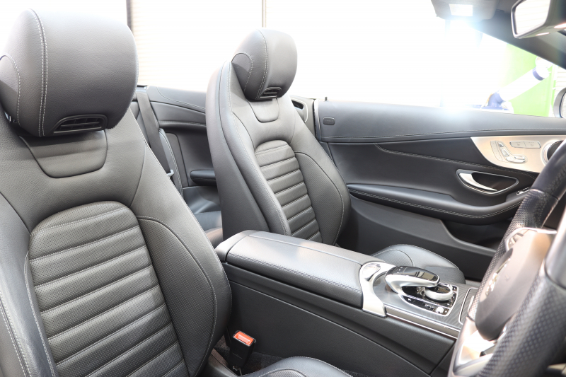 メルセデスベンツ Cクラス C180ｶﾌﾞﾘｵﾚ ｽﾎﾟｰﾂ ﾚｻﾞｰｴｸｽｸﾙｰｼﾌﾞ&ﾚｰﾀﾞｰｾｰﾌﾃｨPKG　ｷｰﾚｽｺﾞｰ 黒本革 ｴｱｽｶｰﾌ HDDﾅﾋﾞTV BT音楽 ﾊﾞｯｸｶﾒﾗ PTS LEDﾗｲﾄ AMGｴｱﾛ&19AW ﾀﾞｲﾅﾐｯｸS 黒幌 9AT　2年保証