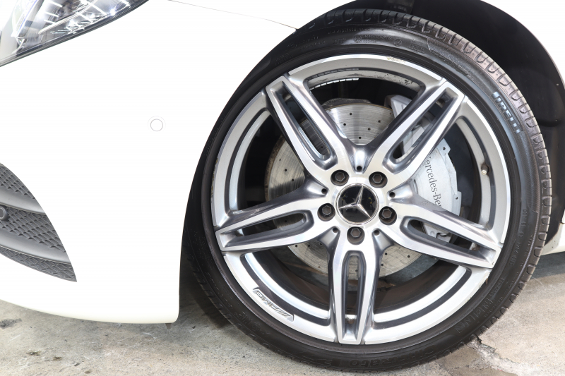 メルセデスベンツ Eクラス E200ｽﾃｰｼｮﾝﾜｺﾞﾝ AVG ｽﾎﾟｰﾂ 本革仕様 ﾚｰﾀﾞｰｾｰﾌﾃｨPKG　ｷｰﾚｽｺﾞｰ 黒本革 HDDﾅﾋﾞTV ｽﾏﾎ連携 ﾌﾞﾙﾒｽﾀｰ 360ｶﾒﾗ PTS LEDﾗｲﾄ 自動Rｹﾞｰﾄ AMGｴｱﾛ&19AW ﾀﾞｲﾅﾐｯｸS 9AT　2年保証