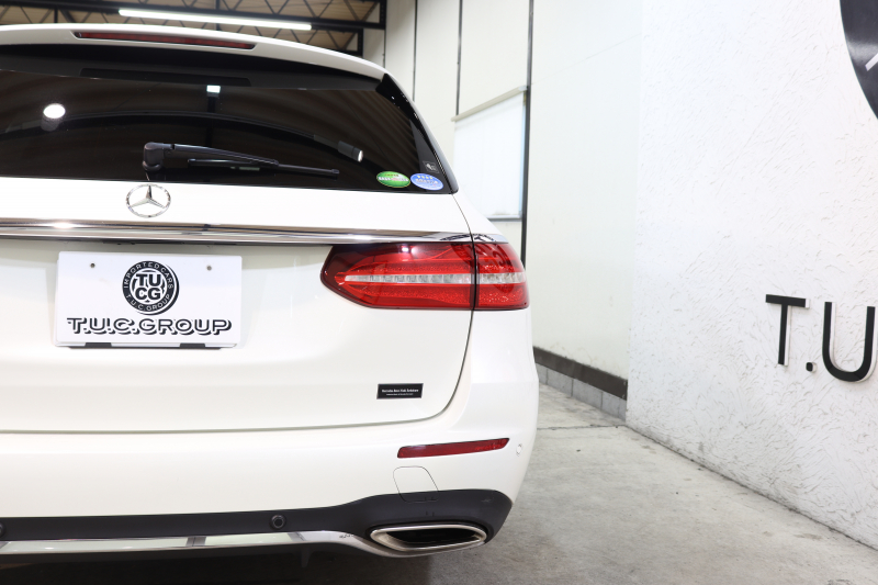 メルセデスベンツ Eクラス E200ｽﾃｰｼｮﾝﾜｺﾞﾝ AVG ｽﾎﾟｰﾂ 本革仕様 ﾚｰﾀﾞｰｾｰﾌﾃｨPKG　ｷｰﾚｽｺﾞｰ 黒本革 HDDﾅﾋﾞTV ｽﾏﾎ連携 ﾌﾞﾙﾒｽﾀｰ 360ｶﾒﾗ PTS LEDﾗｲﾄ 自動Rｹﾞｰﾄ AMGｴｱﾛ&19AW ﾀﾞｲﾅﾐｯｸS 9AT　2年保証