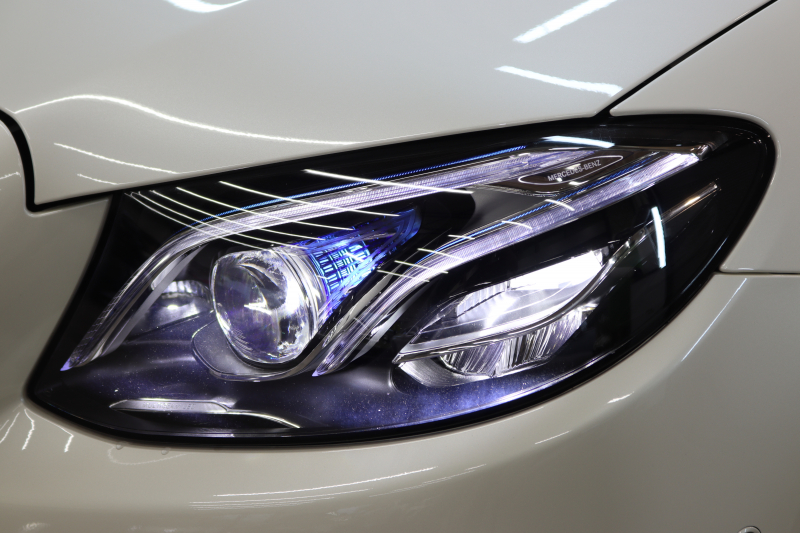 メルセデスベンツ Eクラス E200ｽﾃｰｼｮﾝﾜｺﾞﾝ AVG ｽﾎﾟｰﾂ 本革仕様 ﾚｰﾀﾞｰｾｰﾌﾃｨPKG　ｷｰﾚｽｺﾞｰ 黒本革 HDDﾅﾋﾞTV ｽﾏﾎ連携 ﾌﾞﾙﾒｽﾀｰ 360ｶﾒﾗ PTS LEDﾗｲﾄ 自動Rｹﾞｰﾄ AMGｴｱﾛ&19AW ﾀﾞｲﾅﾐｯｸS 9AT　2年保証