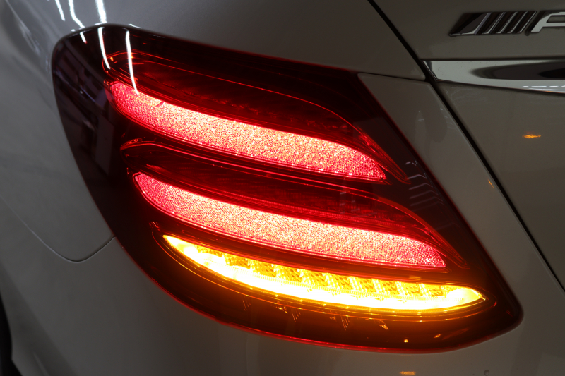 AMG Eクラス E53 4MATIC+ ｴｸｽｸﾙｰｼﾌﾞ&ﾚｰﾀﾞｰｾｰﾌﾃｨPKG　ISG搭載 中期 NEWｽﾃｱﾘﾝｸﾞ ｷｰﾚｽｺﾞｰ 黒本革 ﾍﾞﾝﾁﾚｰﾀｰ ﾊﾟﾉﾗﾏSR HUD HDDﾅﾋﾞTV ｽﾏﾎ連携 ﾌﾞﾙﾒｽﾀｰ 360ｶﾒﾗ PTS LEDﾗｲﾄ 自動ﾄﾗﾝｸ ﾊﾝｽﾞﾌﾘｰA AMG専用装備&ﾁｭｰﾆﾝｸﾞﾀﾞｲﾅﾐｯｸS 9AT　2年保証