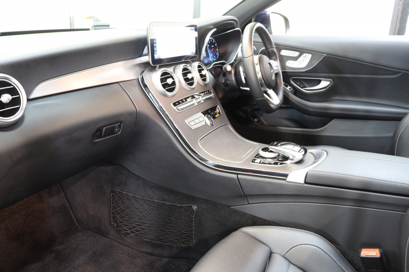 メルセデスベンツ Cクラス C180ｸｰﾍﾟ ｽﾎﾟｰﾂ ﾚｻﾞｰｴｸｽｸﾙｰｼﾌﾞ&ﾚｰﾀﾞｰｾｰﾌﾃｨPKG　後期 MEｺﾈｸﾄ ｷｰﾚｽｺﾞｰ 黒本革 ﾊﾟﾉﾗﾏSR ﾍｯﾄﾞｱｯﾌﾟD HDDﾅﾋﾞTV ｽﾏﾎ連携 ﾊﾞｯｸｶﾒﾗ PTS LEDﾗｲﾄ AMGｴｱﾛ&19AW ﾀﾞｲﾅﾐｯｸS ｴｱｻｽ 9AT 希少色　2年保証