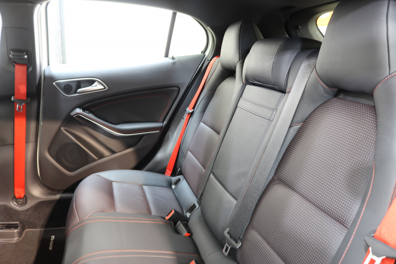 AMG GLA GLA45 4MATIC ｴﾃﾞｨｼｮﾝ1 ﾚｰﾀﾞｰｾｰﾌﾃｨPKG　全国限定300台 黒本革 HDDﾅﾋﾞTV BT音楽 ﾊﾞｯｸｶﾒﾗ PTS ｷｾﾉﾝ 自動Rｹﾞｰﾄ Edition1専用ｴｱﾛ&20AW 専用ｻｲﾄﾞﾃﾞｶｰﾙ 7AT　2年保証