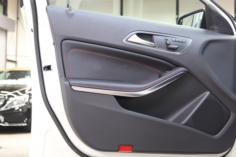 AMG GLA GLA45 4MATIC ｴﾃﾞｨｼｮﾝ1 ﾚｰﾀﾞｰｾｰﾌﾃｨPKG　全国限定300台 黒本革 HDDﾅﾋﾞTV BT音楽 ﾊﾞｯｸｶﾒﾗ PTS ｷｾﾉﾝ 自動Rｹﾞｰﾄ Edition1専用ｴｱﾛ&20AW 専用ｻｲﾄﾞﾃﾞｶｰﾙ 7AT　2年保証