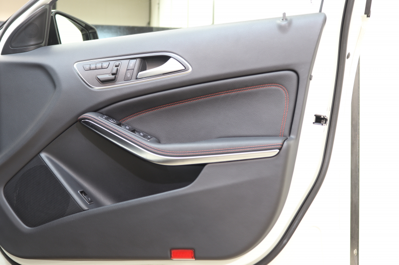 AMG GLA GLA45 4MATIC ｴﾃﾞｨｼｮﾝ1 ﾚｰﾀﾞｰｾｰﾌﾃｨPKG　全国限定300台 黒本革 HDDﾅﾋﾞTV BT音楽 ﾊﾞｯｸｶﾒﾗ PTS ｷｾﾉﾝ 自動Rｹﾞｰﾄ Edition1専用ｴｱﾛ&20AW 専用ｻｲﾄﾞﾃﾞｶｰﾙ 7AT　2年保証