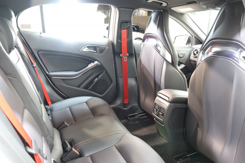 AMG GLA GLA45 4MATIC ｴﾃﾞｨｼｮﾝ1 ﾚｰﾀﾞｰｾｰﾌﾃｨPKG　全国限定300台 黒本革 HDDﾅﾋﾞTV BT音楽 ﾊﾞｯｸｶﾒﾗ PTS ｷｾﾉﾝ 自動Rｹﾞｰﾄ Edition1専用ｴｱﾛ&20AW 専用ｻｲﾄﾞﾃﾞｶｰﾙ 7AT　2年保証