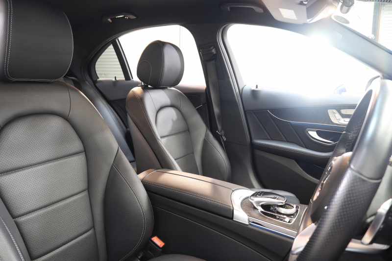 メルセデスベンツ Cクラス C200 AVG AMGﾗｲﾝ ﾚｰﾀﾞｰｾｰﾌﾃｨPKG　BSG搭載 後期 ｷｰﾚｽｺﾞｰ 黒革 HDDﾅﾋﾞTV ｽﾏﾎ連携 ﾊﾞｯｸｶﾒﾗ PTS LEDﾗｲﾄ AMGｴｱﾛ&18AW ﾀﾞｲﾅﾐｯｸS ｴｱｻｽ 9AT　2年保証