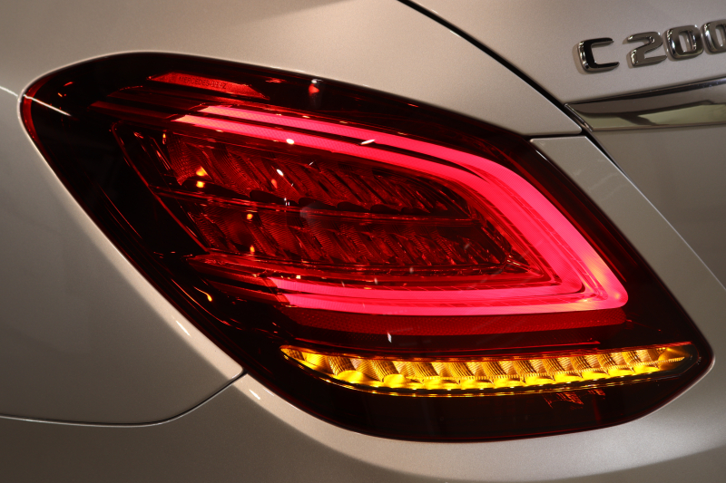 メルセデスベンツ Cクラス C200 AVG AMGﾗｲﾝ ﾚｰﾀﾞｰｾｰﾌﾃｨPKG　BSG搭載 後期 ｷｰﾚｽｺﾞｰ 黒革 HDDﾅﾋﾞTV ｽﾏﾎ連携 ﾊﾞｯｸｶﾒﾗ PTS LEDﾗｲﾄ AMGｴｱﾛ&18AW ﾀﾞｲﾅﾐｯｸS ｴｱｻｽ 9AT　2年保証