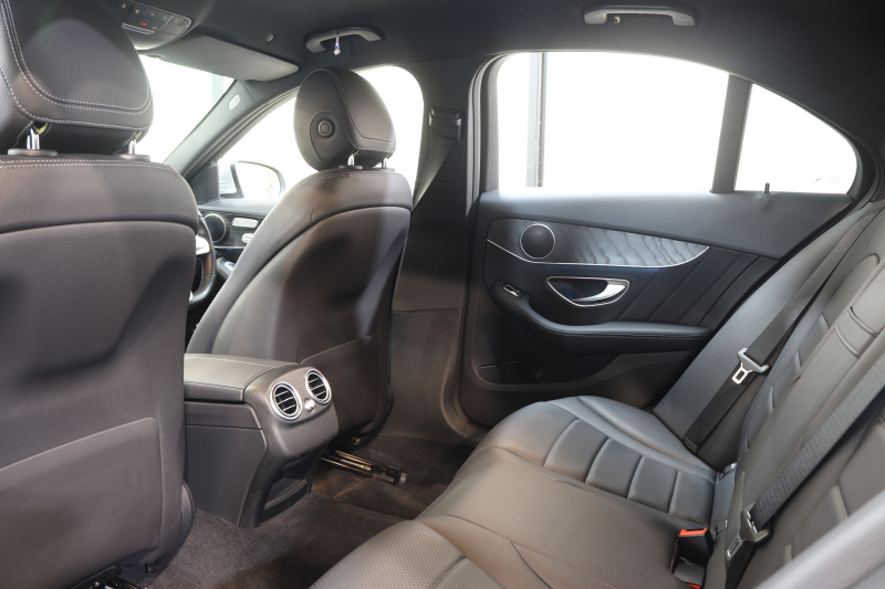 メルセデスベンツ Cクラス C200 AVG AMGﾗｲﾝ ﾚｰﾀﾞｰｾｰﾌﾃｨPKG　BSG搭載 後期 ｷｰﾚｽｺﾞｰ 黒革 HDDﾅﾋﾞTV ｽﾏﾎ連携 ﾊﾞｯｸｶﾒﾗ PTS LEDﾗｲﾄ AMGｴｱﾛ&18AW ﾀﾞｲﾅﾐｯｸS ｴｱｻｽ 9AT　2年保証