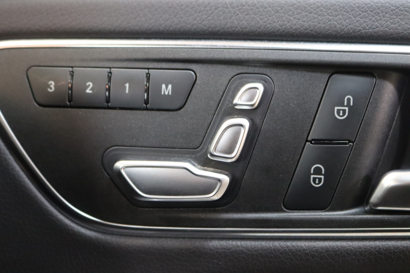 メルセデスベンツ CLAクラス CLA180ｽﾎﾟｰﾂ AMGﾚｻﾞｰｴｸｽｸﾙｰｼﾌﾞ&ﾚｰﾀﾞｰｾｰﾌﾃｨPKG　後期 ｷｰﾚｽｺﾞｰ 黒本革 ﾊﾟﾉﾗﾏSR HDDﾅﾋﾞTV ｽﾏﾎ連携 harman/kardon ﾊﾞｯｸｶﾒﾗ PTS LEDﾗｲﾄ AMGｴｱﾛ&18AW ﾀﾞｲﾅﾐｯｸS 7AT　2年保証