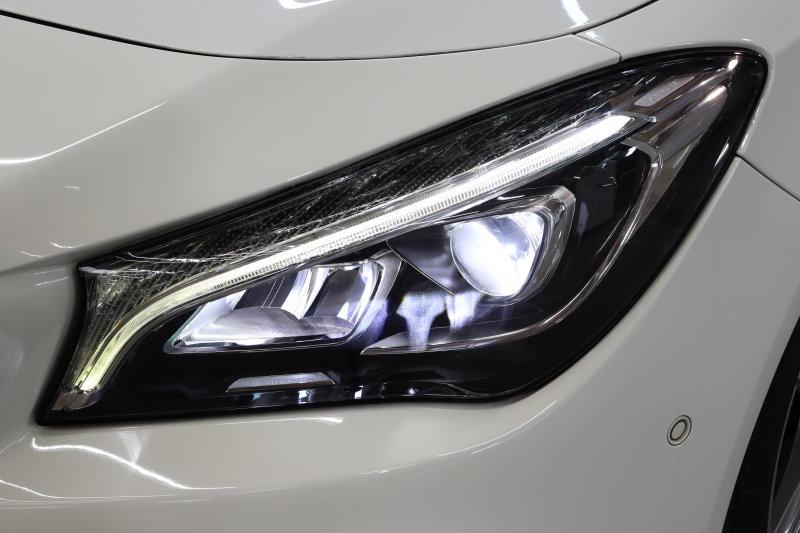メルセデスベンツ CLAクラス CLA180ｽﾎﾟｰﾂ AMGﾚｻﾞｰｴｸｽｸﾙｰｼﾌﾞ&ﾚｰﾀﾞｰｾｰﾌﾃｨPKG　後期 ｷｰﾚｽｺﾞｰ 黒本革 ﾊﾟﾉﾗﾏSR HDDﾅﾋﾞTV ｽﾏﾎ連携 harman/kardon ﾊﾞｯｸｶﾒﾗ PTS LEDﾗｲﾄ AMGｴｱﾛ&18AW ﾀﾞｲﾅﾐｯｸS 7AT　2年保証【期間限定在庫】