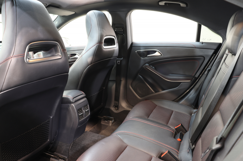 メルセデスベンツ CLAクラス CLA180ｽﾎﾟｰﾂ AMGﾚｻﾞｰｴｸｽｸﾙｰｼﾌﾞ&ﾚｰﾀﾞｰｾｰﾌﾃｨPKG　後期 ｷｰﾚｽｺﾞｰ 黒本革 ﾊﾟﾉﾗﾏSR HDDﾅﾋﾞTV ｽﾏﾎ連携 harman/kardon ﾊﾞｯｸｶﾒﾗ PTS LEDﾗｲﾄ AMGｴｱﾛ&18AW ﾀﾞｲﾅﾐｯｸS 7AT　2年保証【期間限定在庫】