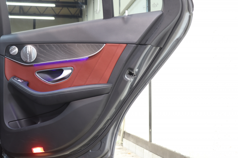 メルセデスベンツ Cクラス C200 AVG AMGﾗｲﾝ ﾚｻﾞｰｴｸｽｸﾙｰｼﾌﾞ&ﾚｰﾀﾞｰｾｰﾌﾃｨPKG　BSG搭載 後期 ｷｰﾚｽｺﾞｰ 赤本革 ﾍｯﾄﾞｱｯﾌﾟD HDDﾅﾋﾞTV ｽﾏﾎ連携 ﾌﾞﾙﾒｽﾀｰ ﾊﾞｯｸｶﾒﾗ PTS LEDﾗｲﾄ 自動ﾄﾗﾝｸ ﾊﾝｽﾞﾌﾘｰA AMGｴｱﾛ&18AW ﾀﾞｲﾅﾐｯｸS ｴｱｻｽ 9AT 希少色ｾﾚﾅｲﾄｸﾞﾚｰ　2年保証