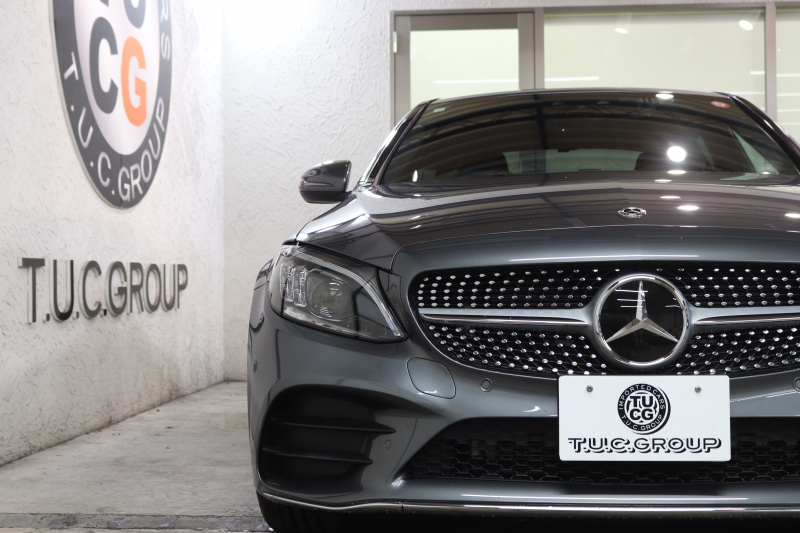 メルセデスベンツ Cクラス C200 AVG AMGﾗｲﾝ ﾚｻﾞｰｴｸｽｸﾙｰｼﾌﾞ&ﾚｰﾀﾞｰｾｰﾌﾃｨPKG　BSG搭載 後期 ｷｰﾚｽｺﾞｰ 赤本革 ﾍｯﾄﾞｱｯﾌﾟD HDDﾅﾋﾞTV ｽﾏﾎ連携 ﾌﾞﾙﾒｽﾀｰ ﾊﾞｯｸｶﾒﾗ PTS LEDﾗｲﾄ 自動ﾄﾗﾝｸ ﾊﾝｽﾞﾌﾘｰA AMGｴｱﾛ&18AW ﾀﾞｲﾅﾐｯｸS ｴｱｻｽ 9AT 希少色ｾﾚﾅｲﾄｸﾞﾚｰ　2年保証