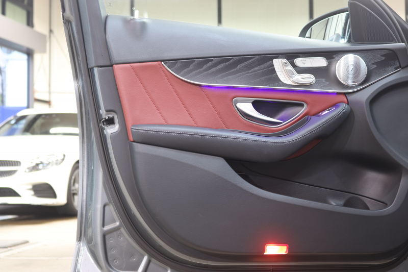 メルセデスベンツ Cクラス C200 AVG AMGﾗｲﾝ ﾚｻﾞｰｴｸｽｸﾙｰｼﾌﾞ&ﾚｰﾀﾞｰｾｰﾌﾃｨPKG　BSG搭載 後期 ｷｰﾚｽｺﾞｰ 赤本革 ﾍｯﾄﾞｱｯﾌﾟD HDDﾅﾋﾞTV ｽﾏﾎ連携 ﾌﾞﾙﾒｽﾀｰ ﾊﾞｯｸｶﾒﾗ PTS LEDﾗｲﾄ 自動ﾄﾗﾝｸ ﾊﾝｽﾞﾌﾘｰA AMGｴｱﾛ&18AW ﾀﾞｲﾅﾐｯｸS ｴｱｻｽ 9AT 希少色ｾﾚﾅｲﾄｸﾞﾚｰ　2年保証