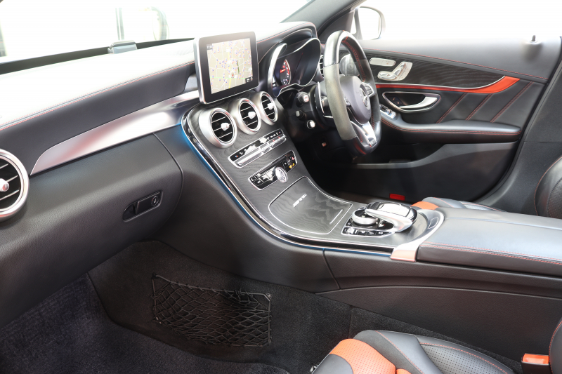 AMG Cクラス C63Sｽﾃｰｼｮﾝﾜｺﾞﾝ ﾚｰﾀﾞｰｾｰﾌﾃｨPKG　ｷｰﾚｽｺﾞｰ 赤/黒本革 ﾊﾟﾉﾗﾏSR ﾍｯﾄﾞｱｯﾌﾟD HDDﾅﾋﾞTV BT音楽 ﾌﾞﾙﾒｽﾀｰ ﾊﾞｯｸｶﾒﾗ PTS LEDﾗｲﾄ 自動Rｹﾞｰﾄ ﾊﾝｽﾞﾌﾘｰA AMG専用装備&ﾁｭｰﾆﾝｸﾞﾀﾞｲﾅﾐｯｸS 7AT　2年保証