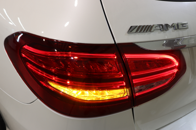 AMG Cクラス C63Sｽﾃｰｼｮﾝﾜｺﾞﾝ ﾚｰﾀﾞｰｾｰﾌﾃｨPKG　ｷｰﾚｽｺﾞｰ 赤/黒本革 ﾊﾟﾉﾗﾏSR ﾍｯﾄﾞｱｯﾌﾟD HDDﾅﾋﾞTV BT音楽 ﾌﾞﾙﾒｽﾀｰ ﾊﾞｯｸｶﾒﾗ PTS LEDﾗｲﾄ 自動Rｹﾞｰﾄ ﾊﾝｽﾞﾌﾘｰA AMG専用装備&ﾁｭｰﾆﾝｸﾞﾀﾞｲﾅﾐｯｸS 7AT　2年保証