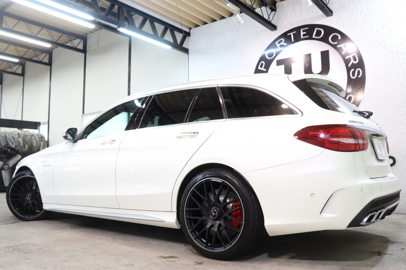 AMG Cクラス C63Sｽﾃｰｼｮﾝﾜｺﾞﾝ ﾚｰﾀﾞｰｾｰﾌﾃｨPKG　ｷｰﾚｽｺﾞｰ 赤/黒本革 ﾊﾟﾉﾗﾏSR ﾍｯﾄﾞｱｯﾌﾟD HDDﾅﾋﾞTV BT音楽 ﾌﾞﾙﾒｽﾀｰ ﾊﾞｯｸｶﾒﾗ PTS LEDﾗｲﾄ 自動Rｹﾞｰﾄ ﾊﾝｽﾞﾌﾘｰA AMG専用装備&ﾁｭｰﾆﾝｸﾞﾀﾞｲﾅﾐｯｸS 7AT　2年保証