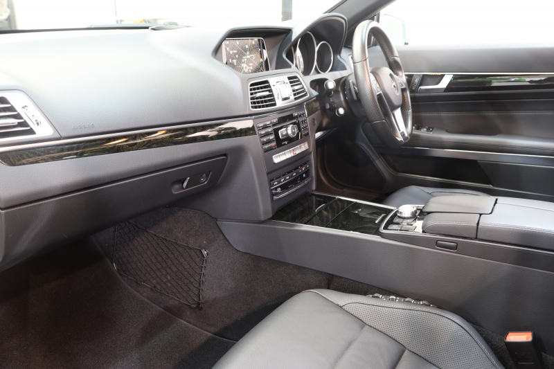 メルセデスベンツ Eクラス E250ｸｰﾍﾟ AMGｽﾎﾟｰﾂ&ﾚｰﾀﾞｰｾｰﾌﾃｨPKG　後期 1ｵｰﾅｰ ｷｰﾚｽｺﾞｰ 黒本革 ﾊﾟﾉﾗﾏSR HDDﾅﾋﾞTV BT音楽 360ｶﾒﾗ PTS LEDﾗｲﾄ AMGｴｱﾛ&18AW 7AT　2年保証