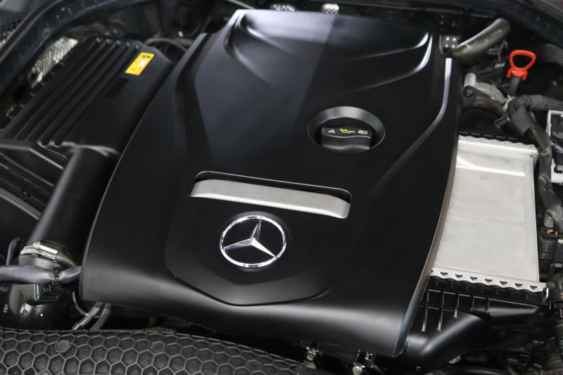 メルセデスベンツ Cクラス C180ｶﾌﾞﾘｵﾚ ｽﾎﾟｰﾂ ﾚｻﾞｰｴｸｽｸﾙｰｼﾌﾞ&ﾚｰﾀﾞｰｾｰﾌﾃｨPKG　1ｵｰﾅｰ ｷｰﾚｽｺﾞｰ 赤本革 ｴｱｽｶｰﾌ HDDﾅﾋﾞTV BT音楽 ﾍｯﾄﾞｱｯﾌﾟD ﾊﾞｯｸｶﾒﾗ PTS LEDﾗｲﾄ AMGｴｱﾛ&19AW ﾀﾞｲﾅﾐｯｸS 赤幌 9AT　2年保証