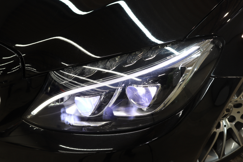 メルセデスベンツ Cクラス C180ｶﾌﾞﾘｵﾚ ｽﾎﾟｰﾂ ﾚｻﾞｰｴｸｽｸﾙｰｼﾌﾞ&ﾚｰﾀﾞｰｾｰﾌﾃｨPKG　1ｵｰﾅｰ ｷｰﾚｽｺﾞｰ 赤本革 ｴｱｽｶｰﾌ HDDﾅﾋﾞTV BT音楽 ﾍｯﾄﾞｱｯﾌﾟD ﾊﾞｯｸｶﾒﾗ PTS LEDﾗｲﾄ AMGｴｱﾛ&19AW ﾀﾞｲﾅﾐｯｸS 赤幌 9AT　2年保証