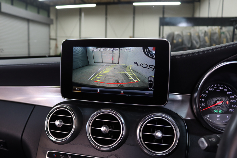 メルセデスベンツ Cクラス C180ｶﾌﾞﾘｵﾚ ｽﾎﾟｰﾂ ﾚｻﾞｰｴｸｽｸﾙｰｼﾌﾞ&ﾚｰﾀﾞｰｾｰﾌﾃｨPKG　1ｵｰﾅｰ ｷｰﾚｽｺﾞｰ 赤本革 ｴｱｽｶｰﾌ HDDﾅﾋﾞTV BT音楽 ﾍｯﾄﾞｱｯﾌﾟD ﾊﾞｯｸｶﾒﾗ PTS LEDﾗｲﾄ AMGｴｱﾛ&19AW ﾀﾞｲﾅﾐｯｸS 赤幌 9AT　2年保証