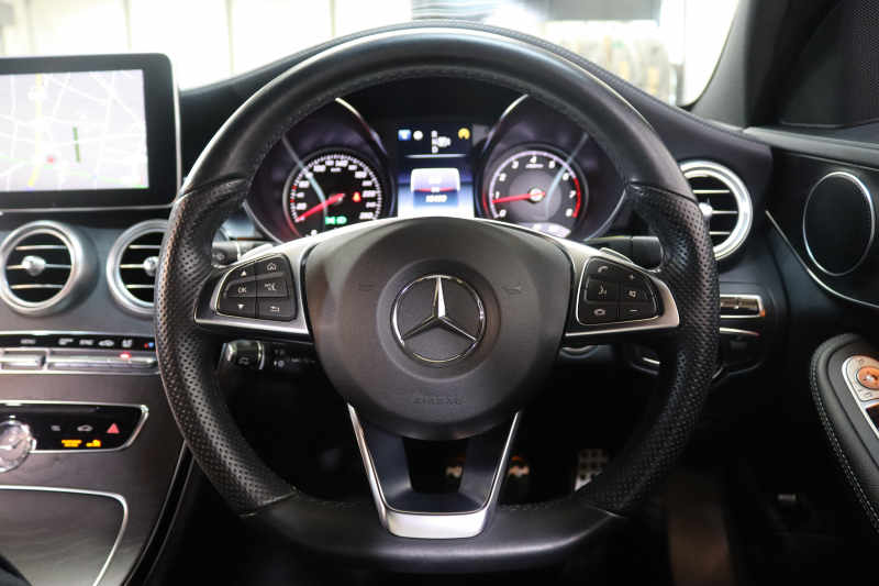 メルセデスベンツ Cクラス C200 AVG AMGﾗｲﾝ ﾚｻﾞｰｴｸｽｸﾙｰｼﾌﾞ&ﾚｰﾀﾞｰｾｰﾌﾃｨPKG　ｷｰﾚｽｺﾞｰ 黒本革 ﾍｯﾄﾞｱｯﾌﾟD HDDﾅﾋﾞTV BT音楽 ﾊﾞｯｸｶﾒﾗ PTS LEDﾗｲﾄ 自動ﾄﾗﾝｸ ﾊﾝｽﾞﾌﾘｰA AMGｴｱﾛ&18AW ｴｱｻｽ ﾀﾞｲﾅﾐｯｸS 7AT　2年保証