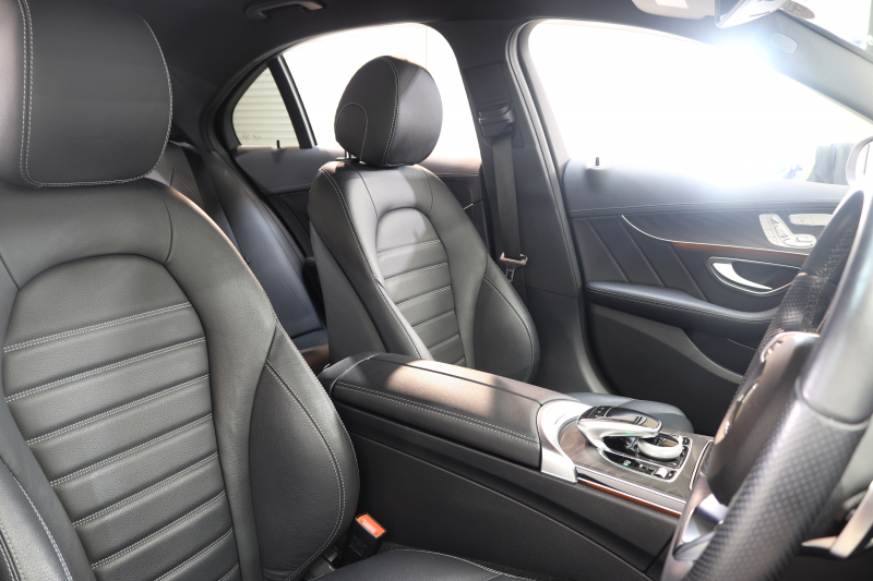 メルセデスベンツ Cクラス C200 AVG AMGﾗｲﾝ ﾚｻﾞｰｴｸｽｸﾙｰｼﾌﾞ&ﾚｰﾀﾞｰｾｰﾌﾃｨPKG　ｷｰﾚｽｺﾞｰ 黒本革 ﾍｯﾄﾞｱｯﾌﾟD HDDﾅﾋﾞTV BT音楽 ﾊﾞｯｸｶﾒﾗ PTS LEDﾗｲﾄ 自動ﾄﾗﾝｸ ﾊﾝｽﾞﾌﾘｰA AMGｴｱﾛ&18AW ｴｱｻｽ ﾀﾞｲﾅﾐｯｸS 7AT　2年保証