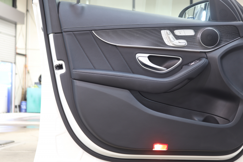 メルセデスベンツ Cクラス C200 AVG AMGﾗｲﾝ ﾚｻﾞｰｴｸｽｸﾙｰｼﾌﾞ&ﾚｰﾀﾞｰｾｰﾌﾃｨPKG　ｷｰﾚｽｺﾞｰ 黒本革 ﾍｯﾄﾞｱｯﾌﾟD HDDﾅﾋﾞTV BT音楽 ﾊﾞｯｸｶﾒﾗ PTS LEDﾗｲﾄ 自動ﾄﾗﾝｸ ﾊﾝｽﾞﾌﾘｰA AMGｴｱﾛ&18AW ｴｱｻｽ ﾀﾞｲﾅﾐｯｸS 7AT　2年保証