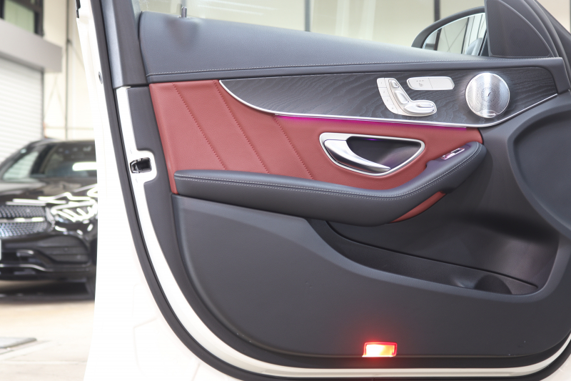 AMG Cクラス C43 4MATIC ﾚｰﾀﾞｰｾｰﾌﾃｨPKG　後期 MEｺﾈｸﾄ ｷｰﾚｽｺﾞｰ 赤本革 ﾊﾟﾉﾗﾏSR ﾍｯﾄﾞｱｯﾌﾟD HDDﾅﾋﾞTV ｽﾏﾎ連携 ﾌﾞﾙﾒｽﾀｰ ﾊﾞｯｸｶﾒﾗ PTS LEDﾗｲﾄ 自動ﾄﾗﾝｸ ﾊﾝｽﾞﾌﾘｰA AMG専用装備&ﾁｭｰﾆﾝｸﾞﾀﾞｲﾅﾐｯｸS 9AT　2年保証