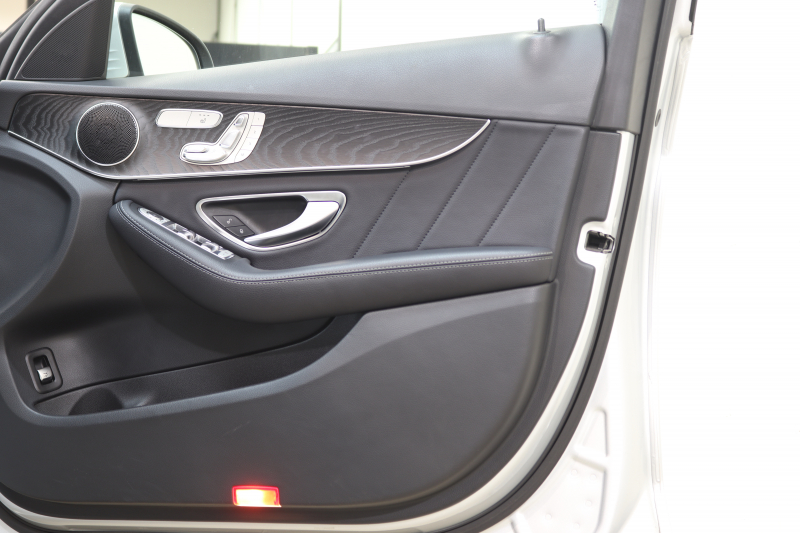 メルセデスベンツ Cクラス C220d AVG AMGﾗｲﾝ ﾚｰﾀﾞｰｾｰﾌﾃｨPKG　後期 ｷｰﾚｽｺﾞｰ 黒革 HDDﾅﾋﾞTV ｽﾏﾎ連携 ﾊﾞｯｸｶﾒﾗ PTS LEDﾗｲﾄ AMGｴｱﾛ&18AW ﾀﾞｲﾅﾐｯｸS ｴｱｻｽ 9AT　2年保証