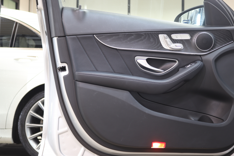 メルセデスベンツ Cクラス C220d AVG AMGﾗｲﾝ ﾚｰﾀﾞｰｾｰﾌﾃｨPKG　後期 ｷｰﾚｽｺﾞｰ 黒革 HDDﾅﾋﾞTV ｽﾏﾎ連携 ﾊﾞｯｸｶﾒﾗ PTS LEDﾗｲﾄ AMGｴｱﾛ&18AW ﾀﾞｲﾅﾐｯｸS ｴｱｻｽ 9AT　2年保証