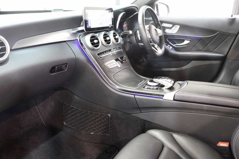 メルセデスベンツ Cクラス C220d AVG AMGﾗｲﾝ ﾚｰﾀﾞｰｾｰﾌﾃｨPKG　後期 ｷｰﾚｽｺﾞｰ 黒革 HDDﾅﾋﾞTV ｽﾏﾎ連携 ﾊﾞｯｸｶﾒﾗ PTS LEDﾗｲﾄ AMGｴｱﾛ&18AW ﾀﾞｲﾅﾐｯｸS ｴｱｻｽ 9AT　2年保証