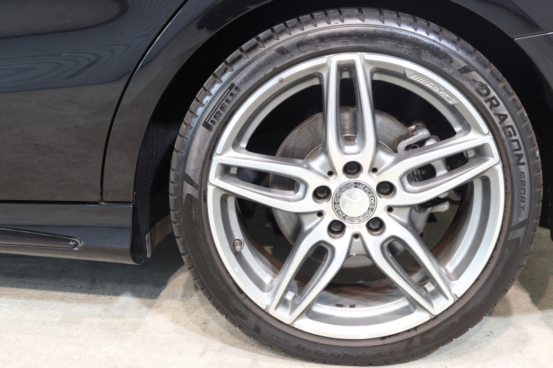 メルセデスベンツ CLAクラス CLA180ｼｭｰﾃｨﾝｸﾞﾌﾞﾚｰｸ ｽﾎﾟｰﾂ AMGﾚｻﾞｰｴｸｽｸﾙｰｼﾌﾞ&ﾚｰﾀﾞｰｾｰﾌﾃｨPKG　後期 ｷｰﾚｽｺﾞｰ 黒本革 ﾊﾟﾉﾗﾏSR HDDﾅﾋﾞTV ｽﾏﾎ連携 harman/kardon ﾊﾞｯｸｶﾒﾗ PTS LEDﾗｲﾄ 自動Rｹﾞｰﾄ ﾊﾝｽﾞﾌﾘｰA AMGｴｱﾛ&18AW 7AT　2年保証